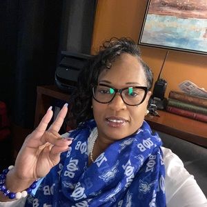 Meet your Posher, Dionne